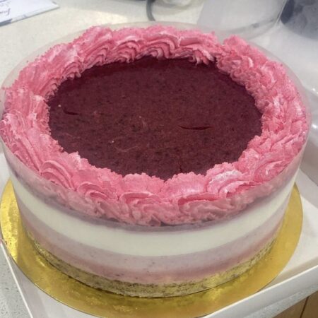 עוגת מסקרפונה עם פירות אדומים