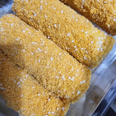 2 יח׳ טורטיה במילוי פרגית מצופה פירורי לחם | לה טאג׳ין